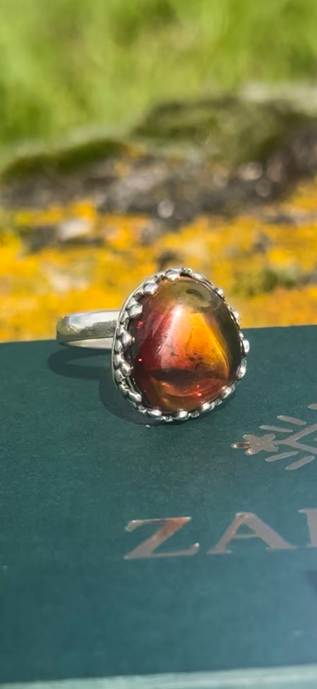 ÁMBAR QUIETO - Amber Ring